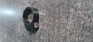 OBEJMA SIODŁA 31,8mm CZARNA